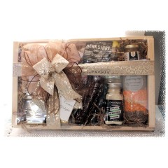 Creston & Beyond Delights Shipper Style Gift Basket